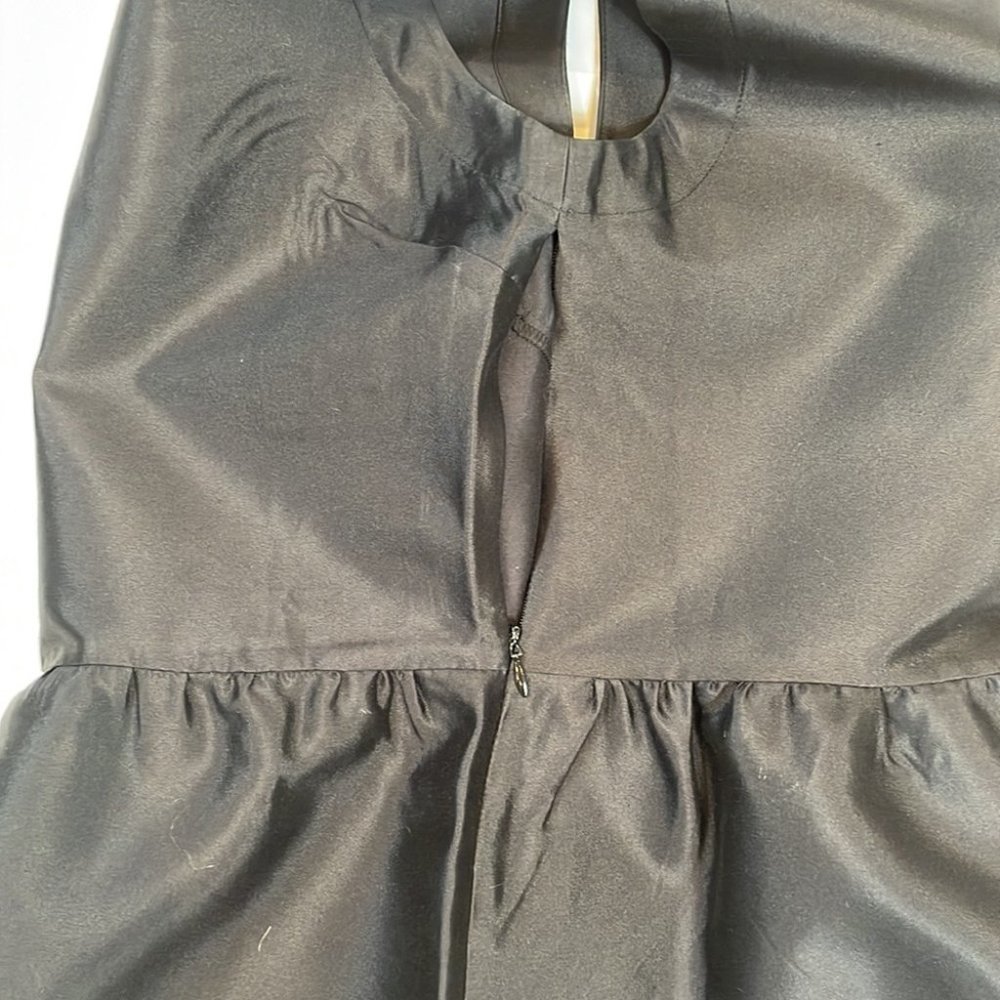 Vineyard Vines Top Size 2 Black with Rhinestone button at back of Neck. Dressy - Picture 10 of 12